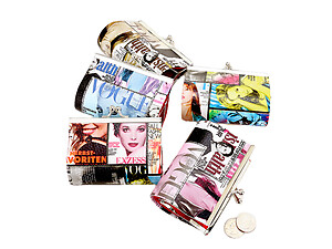 Magazine Print Coin Clasp Purse Wallet