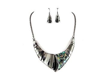 Black Vintage Acrylic Stone Collar Necklace & Earring Set